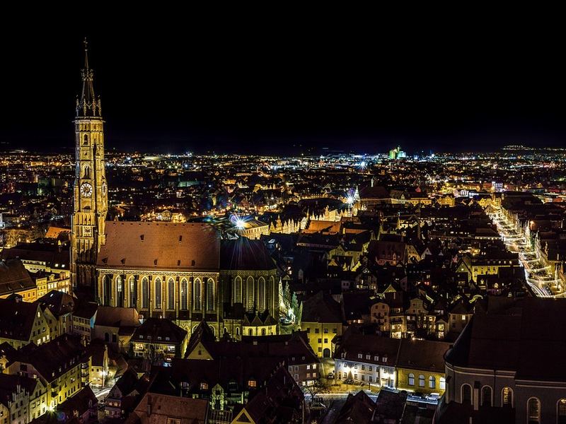 Stad bij nacht